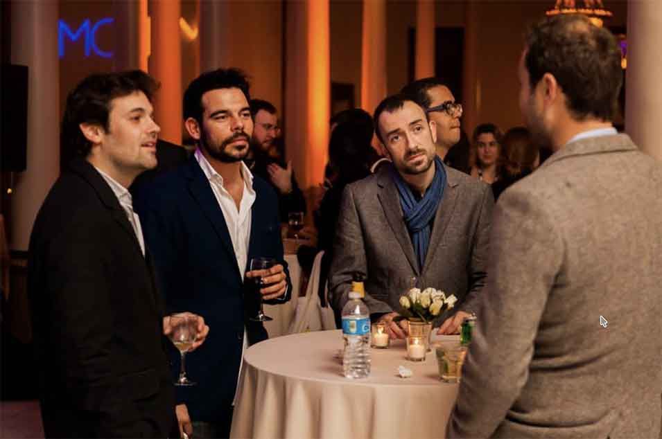Frame 8 do filme AT&T: The Stage