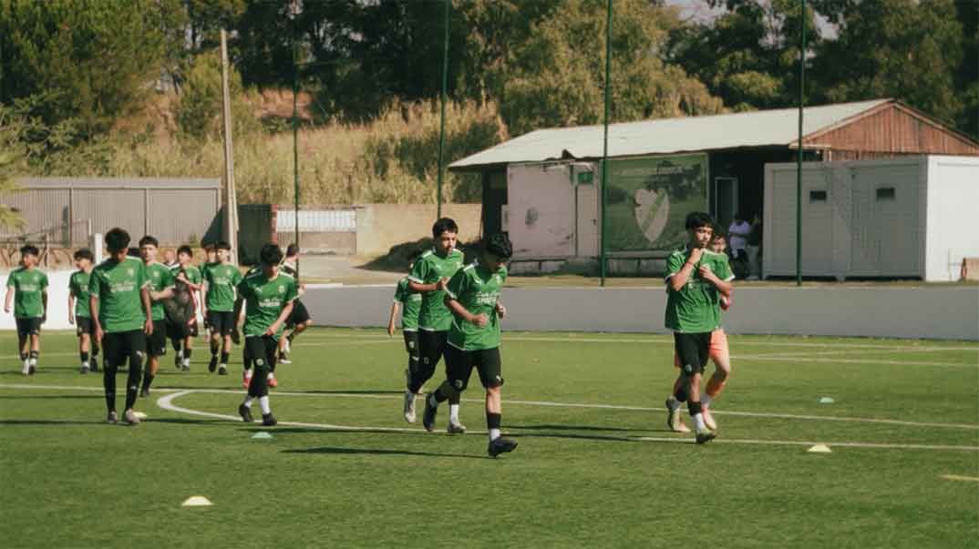 Frame 2 do filme Futeballer: Viagem U16 a Portugal